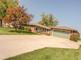 414 Su Andra Dr, Collinsville, IL 62234