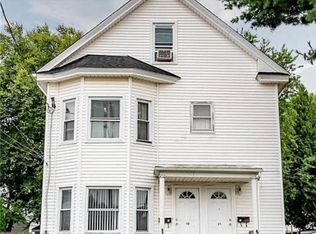 21 Primrose St, Pawtucket, RI 02860