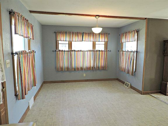 5th image of 606 Bishop Ave