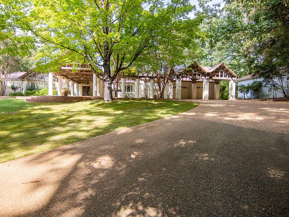 1st image of 115 Sleepy Hollow Dr