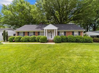 2917 New Hanover Dr, Greensboro, NC 27408