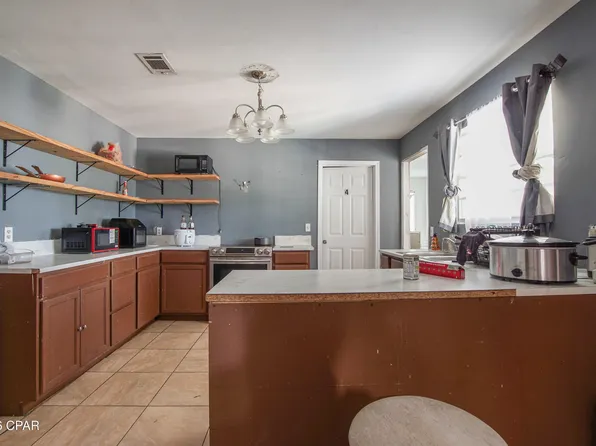 6104 Harvey St, Panama City, FL 32404