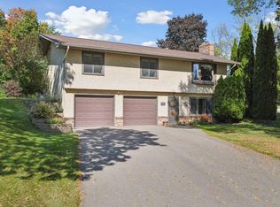 8860 Hilltop Dr, Saint Bonifacius, MN 55375