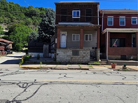 2nd image of 102 N Main St