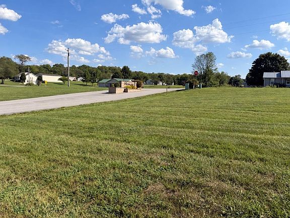 4th image of 10 Carnes Rd