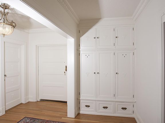 4th image of 1 W Highland Dr APT 6
