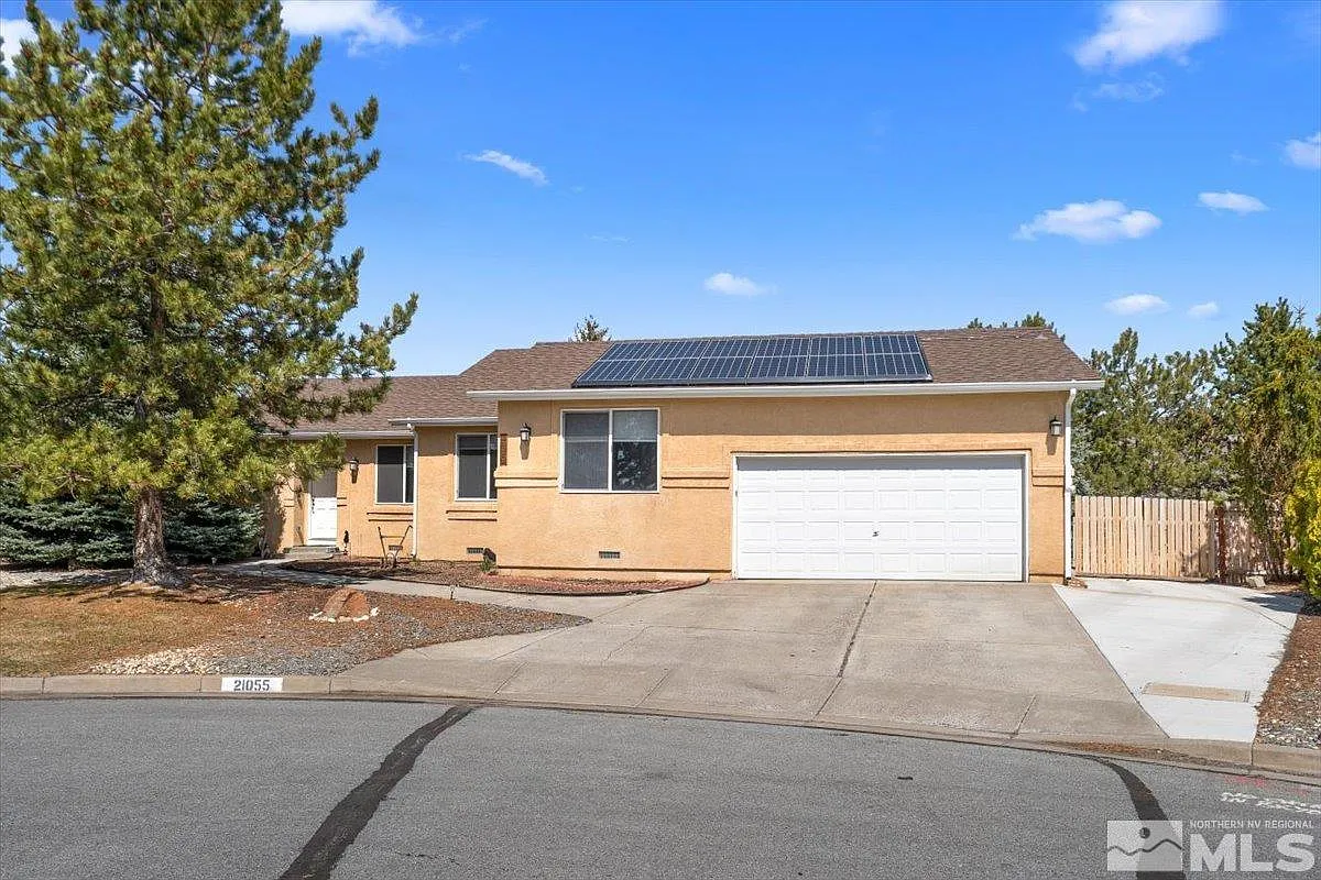 21055 Rainier Dr photo 1