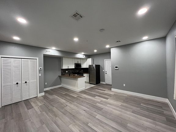 4th image of 1816 Germantown Ave #2D