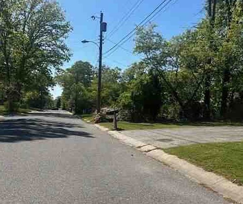 Exterior Neighborhood (street photo)
