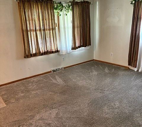 5th image of 3119 Selden Ave