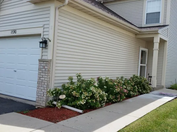 1590 W Chrysler Dr, Belvidere, IL 61008