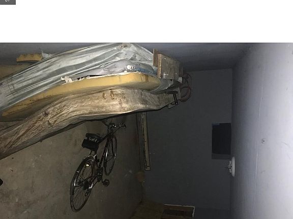 4th image of 648 E Clementine St
