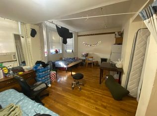 364 Riverway St #1V, Boston, MA 02115