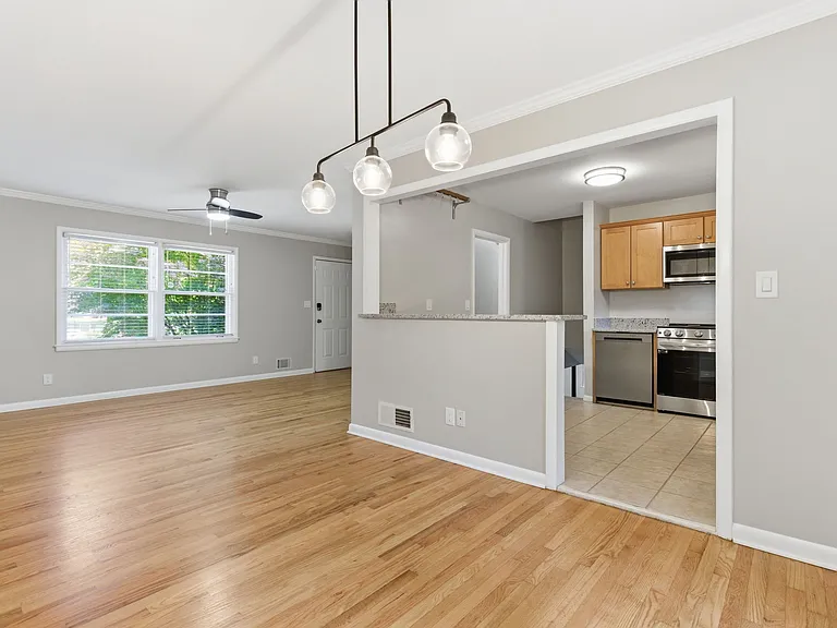 2722 Frontier Ct — Photo 6