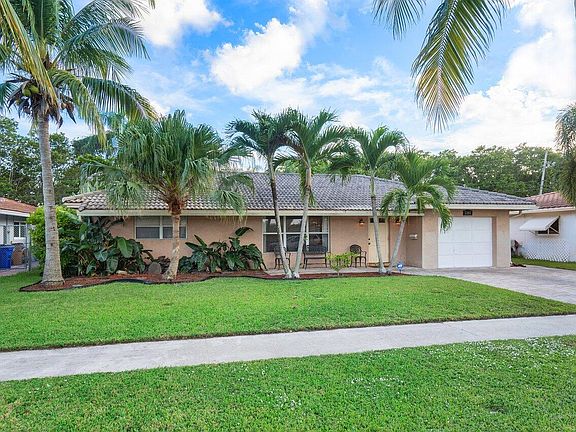 2nd image of 1260 SE 14th Ct