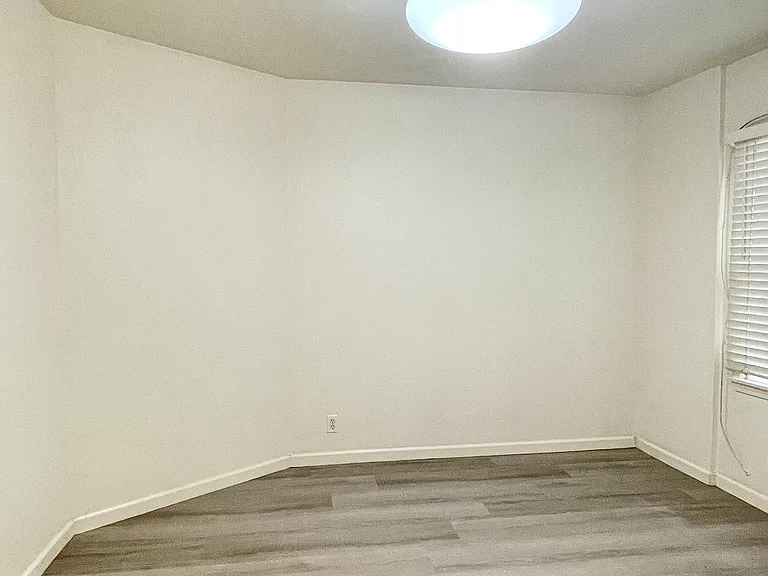 1120 N Vista St — Photo 9