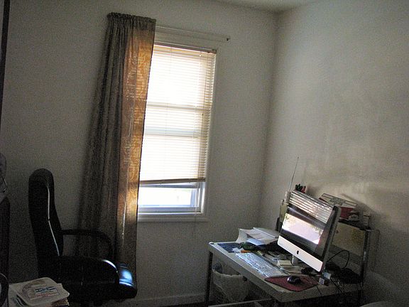 3rd image of 18916 Suffolk Dr