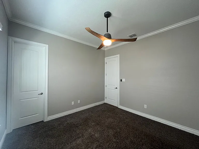 4815 Viewcrest Rd — Photo 32