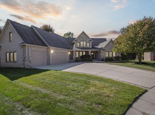 34409 Zachary Ct, Chesterfield, MI 48047