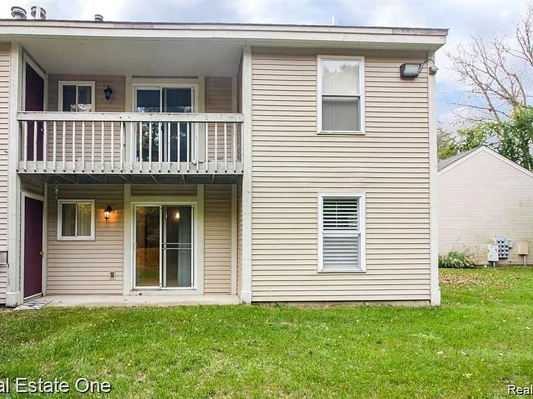 1520 Porter Cir — Photo 20
