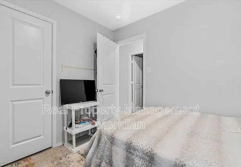 8730 Texas Risinger Dr — Photo 4