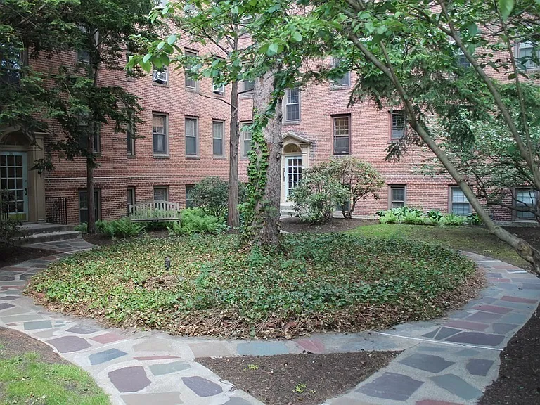 16 Ware St #1 — Photo 3