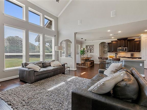 5th image of 12403 Altamira St