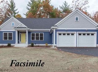 17 Weatherstone Dr #88-24, Litchfield, NH 03052