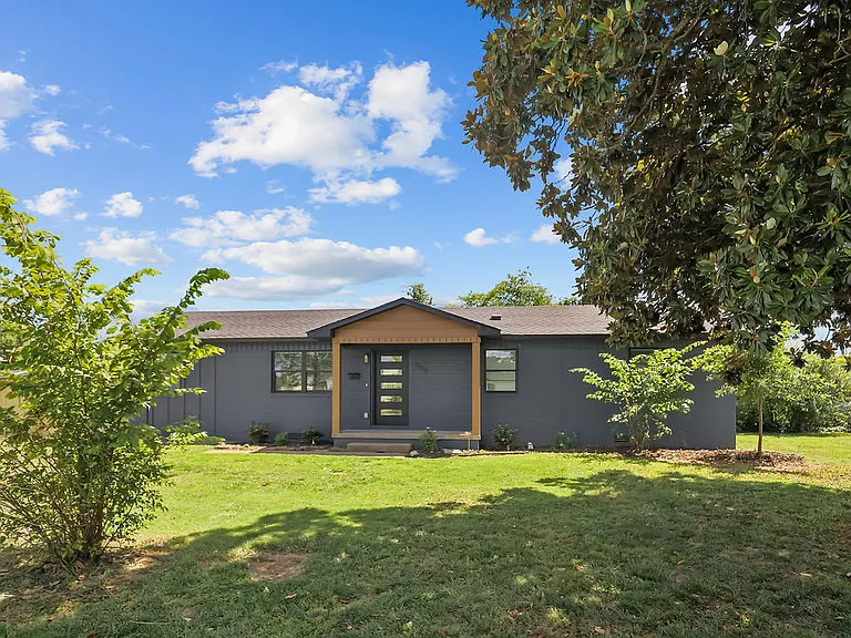 809 Carson Dr — Photo 30
