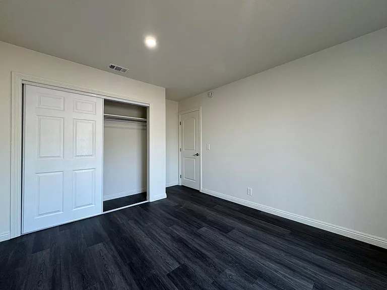 Sunset Apartment Homes — Photo 6