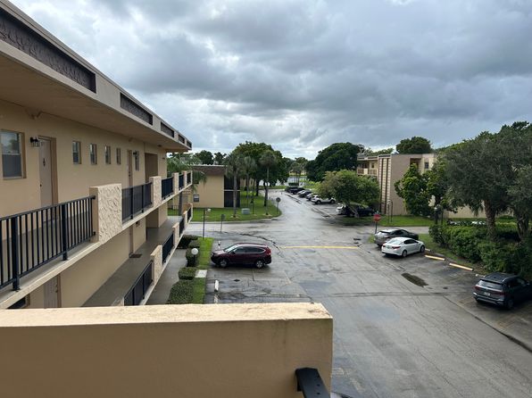 251 Berkley Rd APT 305