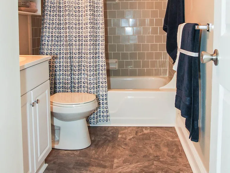 Goodnow Hill and Franconia Apartments — Photo 14