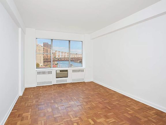 4th image of 25 Sutton Pl #14E