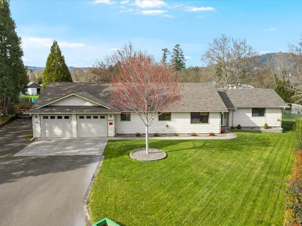 1422 Wineteer Ln, Grants Pass, OR 97527