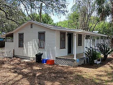 2nd image of 217 SE 14th Ln