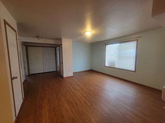 3rd image of 1410 Worden Ave #101