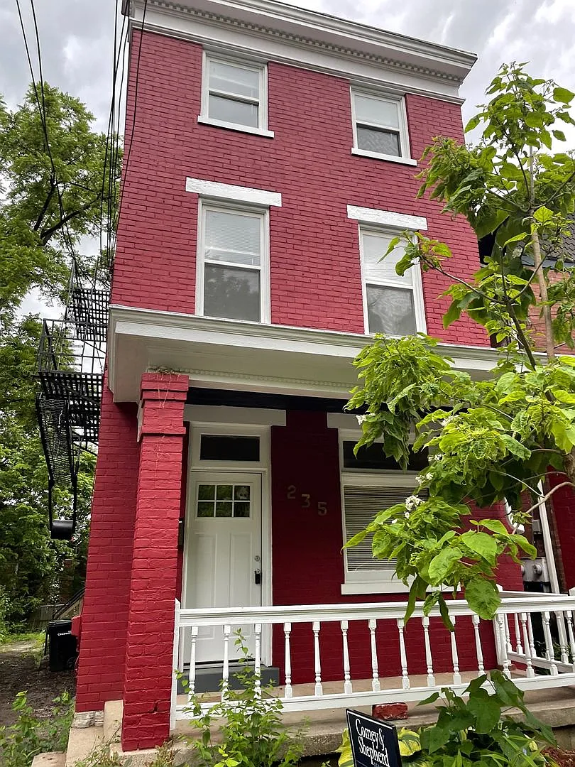 Building Photo - 235 Emming St