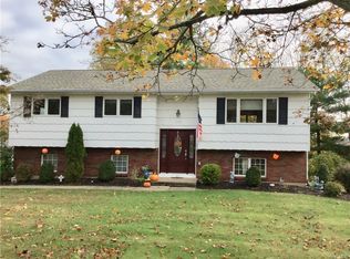 203 Summit Ave, Tappan, NY 10983
