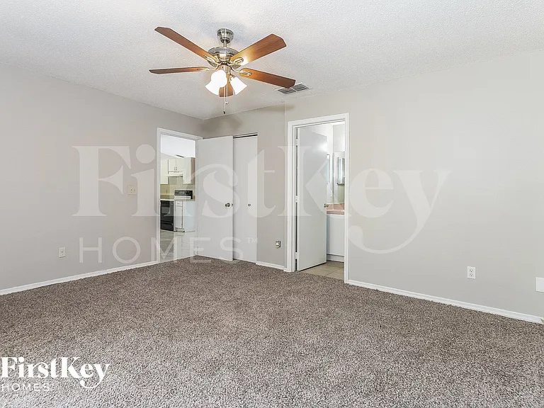 1420 Kissimmee Dr — Photo 9