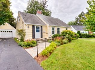 27 Mayflower Cir, Worcester, MA 01606
