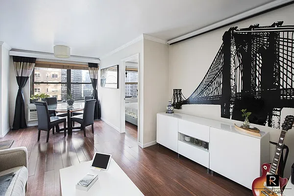 Sold by R New York | media 1