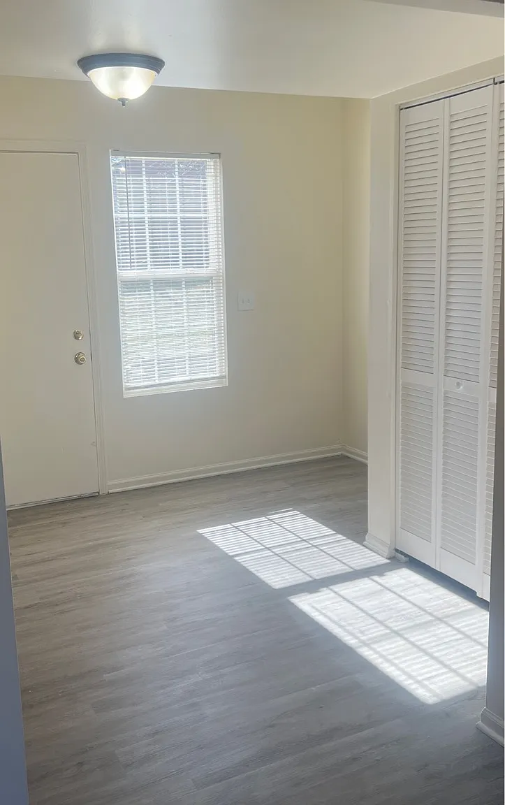 24th St. -2403 - C — Photo 2