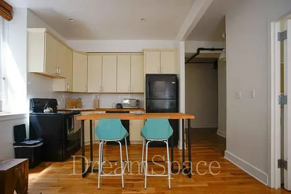Rented by Dream Space Realty | media 10