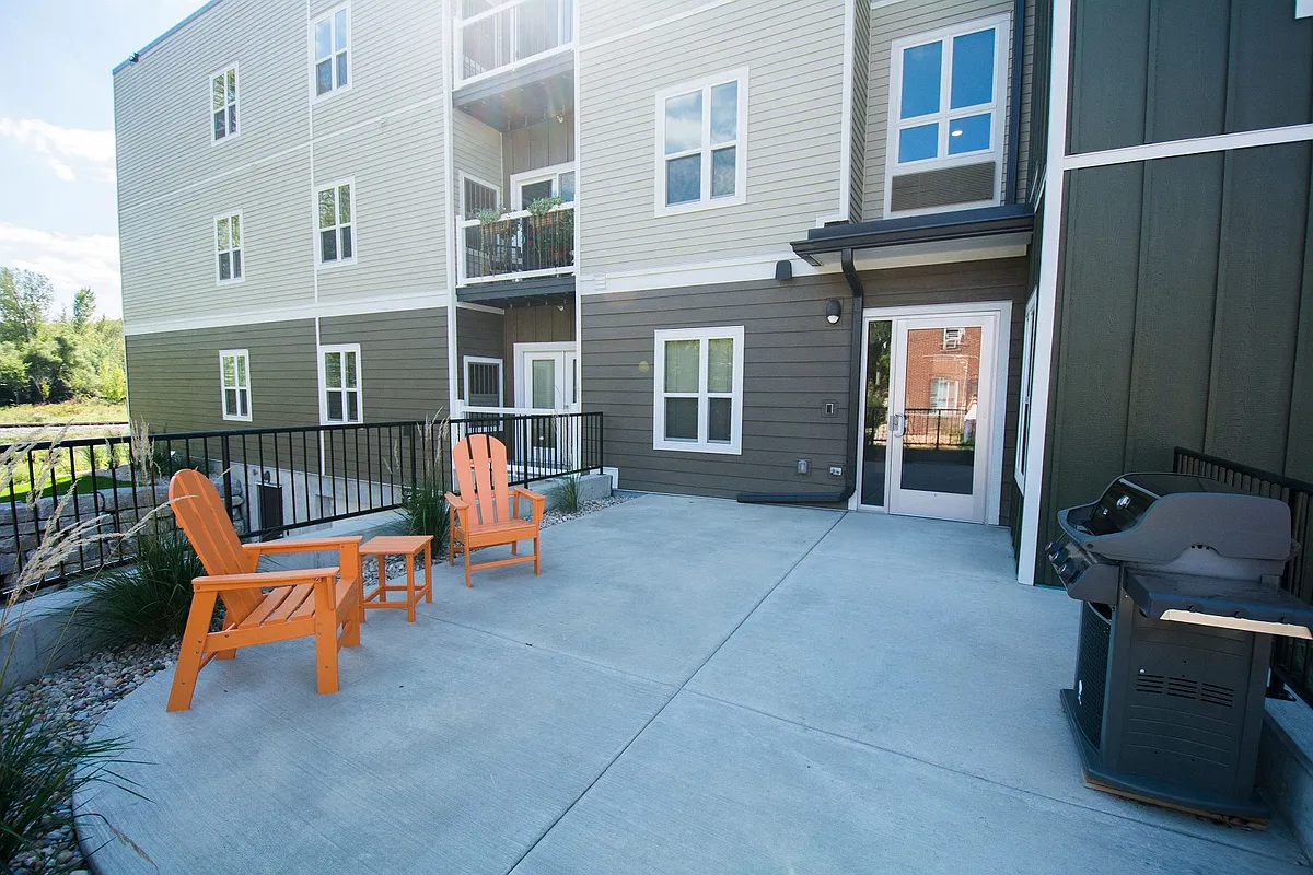 Building Photo - Zander Place