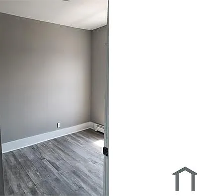 4 bed, 9999 sqft, $2,500 — Photo 2