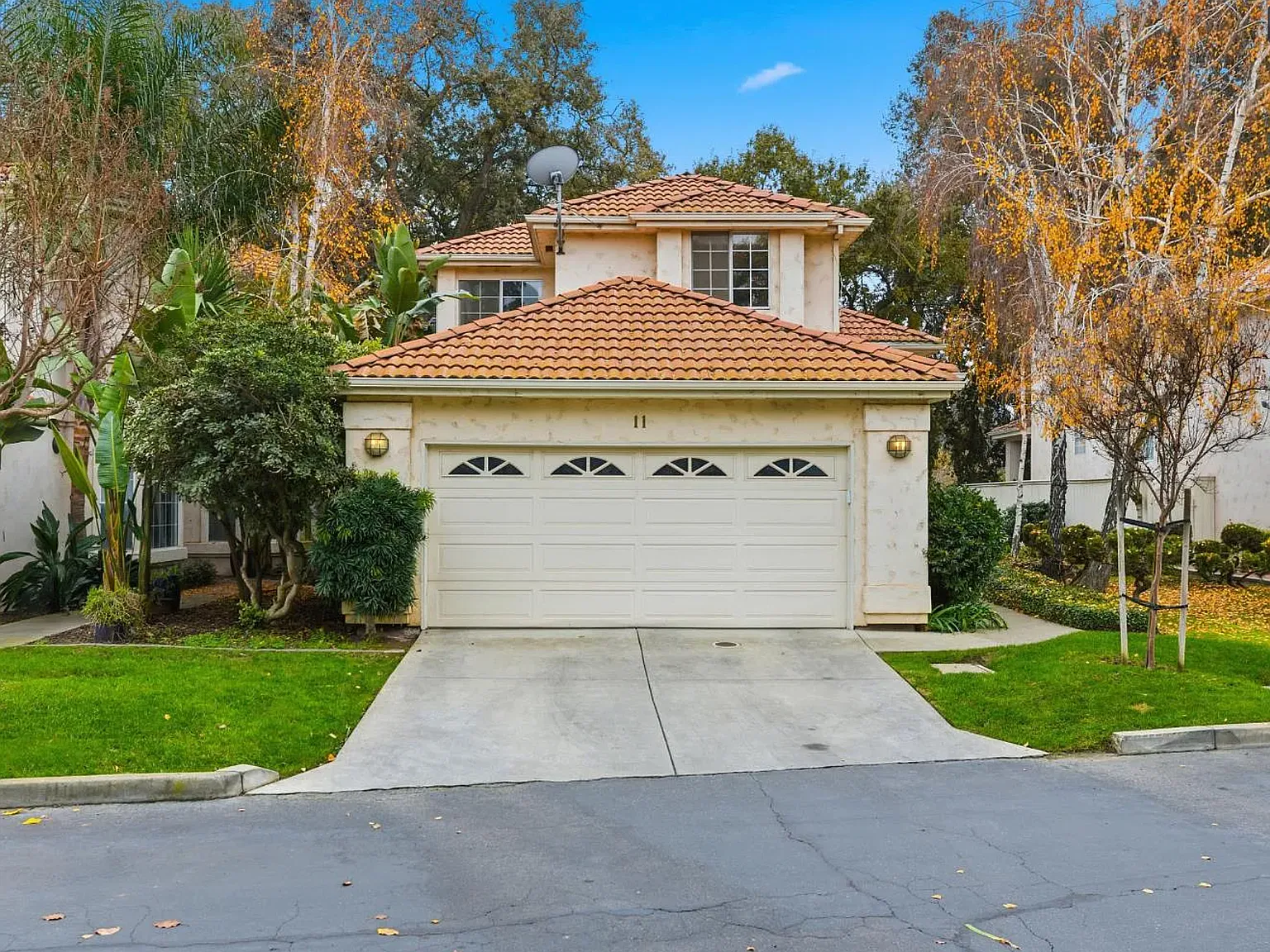 3 bed, 2099 sqft, $2,700 — Photo 2