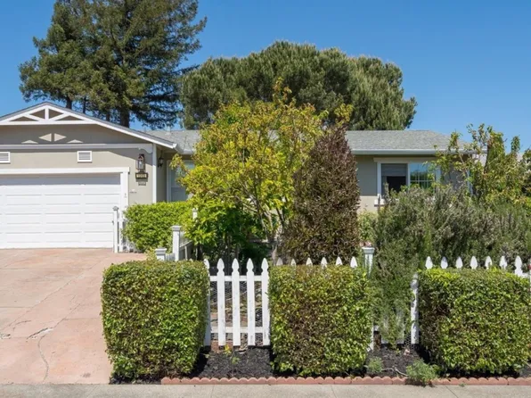 1065 Crinella Dr, Petaluma, CA 94954