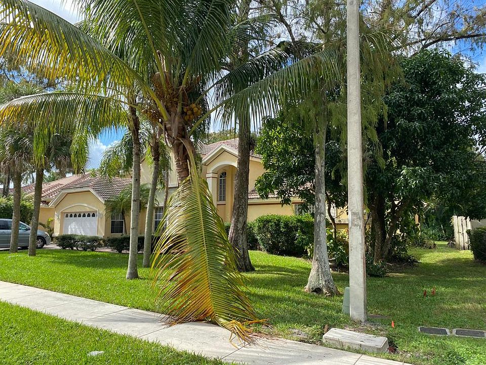 1st image of 4843 NW 66th Ave