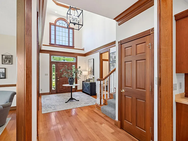 2504 Ron Dr — Photo 8