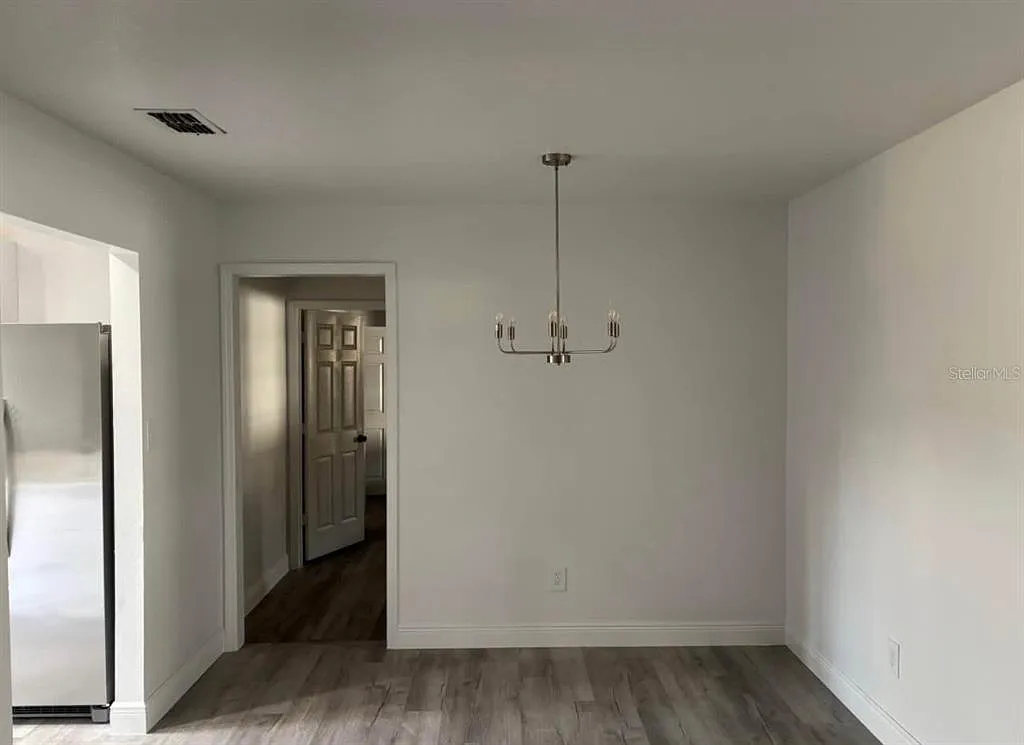 4 bed, 2.0 bath, 1465 sqft, $3,300 — Photo 4